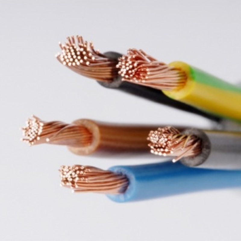 Qual é a diferença entre um cabo de alimentação e um cabo de alimentação?