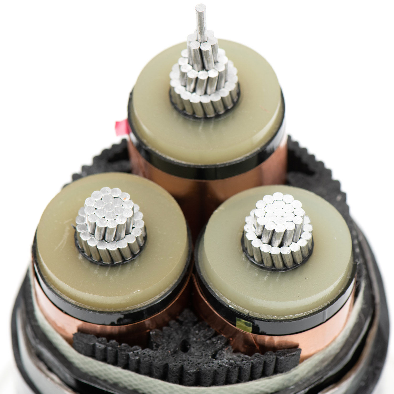 Cabos de alta tensão: transmissão de energia além dos limites